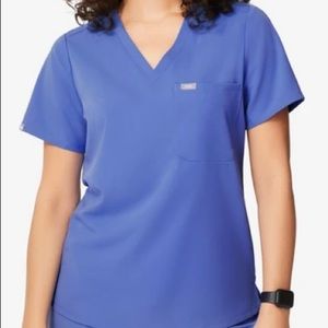 FIGS Catarina women’s scrub top